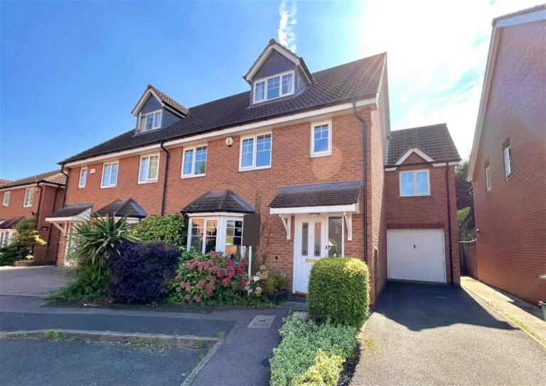 Edwardian Close, Shirley