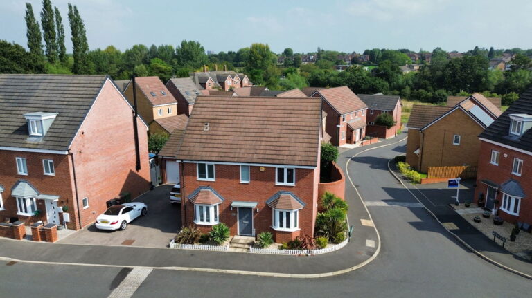 Berry Maud Lane, Shirley