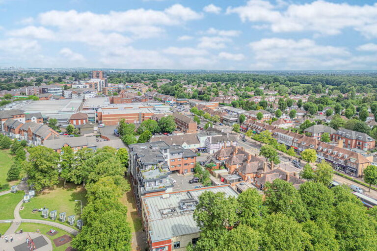 Richard Lewis Way, Solihull, B90 3FX