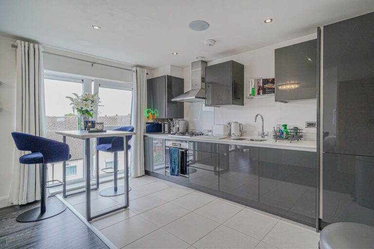 Richard Lewis Way, Solihull, B90 3FX