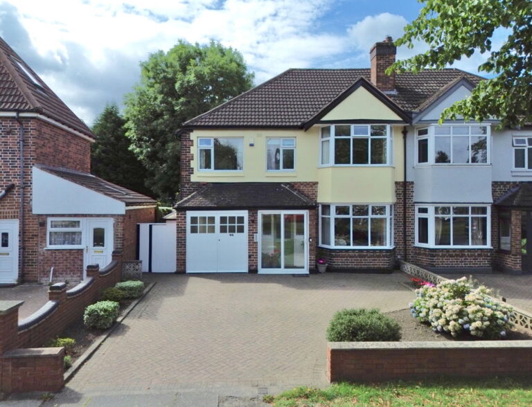 Robin Hood Lane, Hall Green