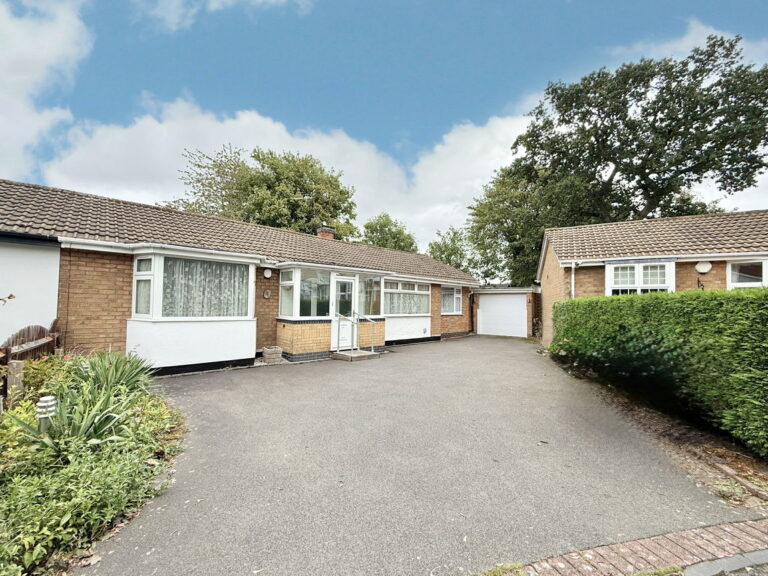 Bardon Drive, Shirley
