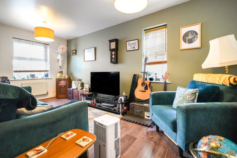 Snitterfield Drive, Shirley