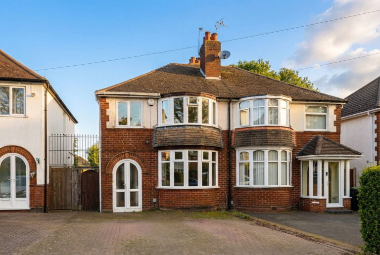 Stroud Road, Shirley