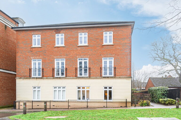 Market Court, Old Dickens Heath Road, Dickens Heath