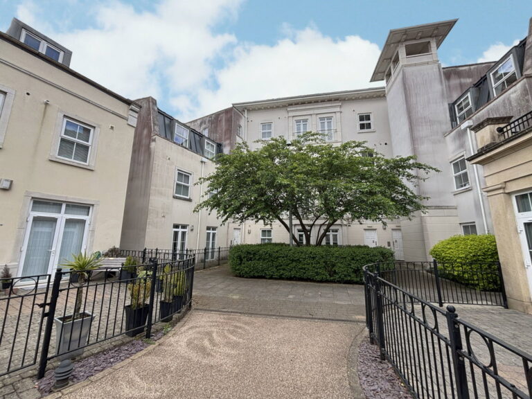 South Terrace, Main Street, Dickens Heath