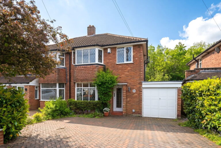 Henley Crescent, Solihull