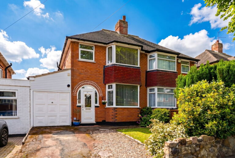 Saxondale Avenue, Yardley