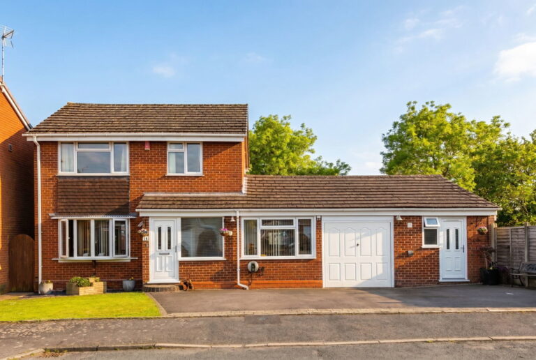 Saxon Wood Road, Cheswick Green