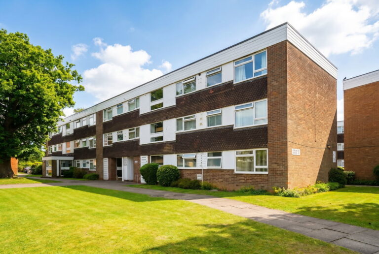Pinewood Grove, Solihull