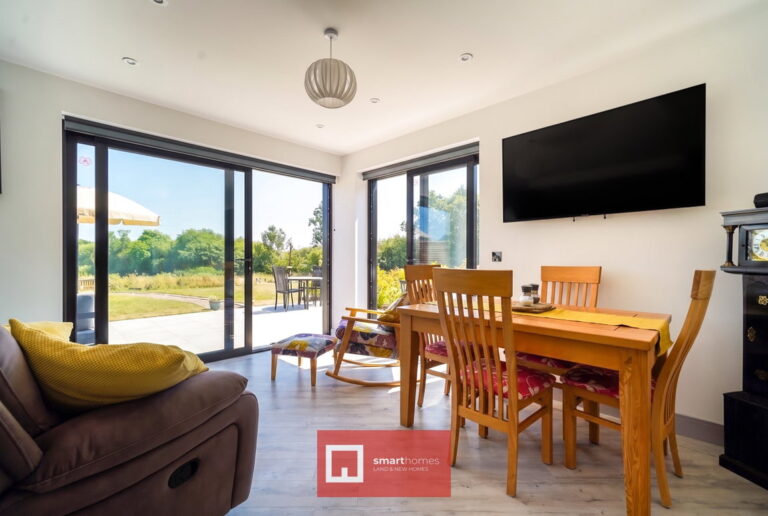 2 Green Gate Barns, Salter Street, Earlswood, Solihull, B94 6DE