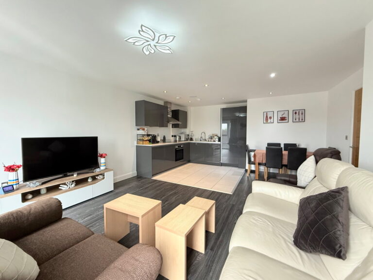 Oakview, Richard Lewis Way, Shirley, West Midlands, B90 3FX