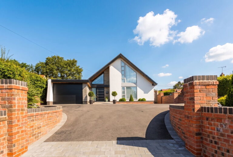 43 Barkers Lane, Wythall, Birmingham, B47 6BY