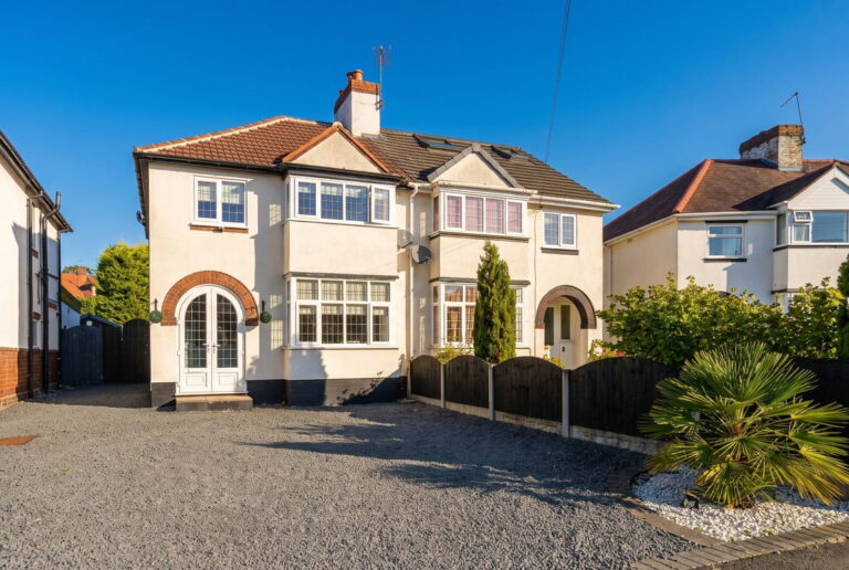 Cheshire Avenue, Shirley