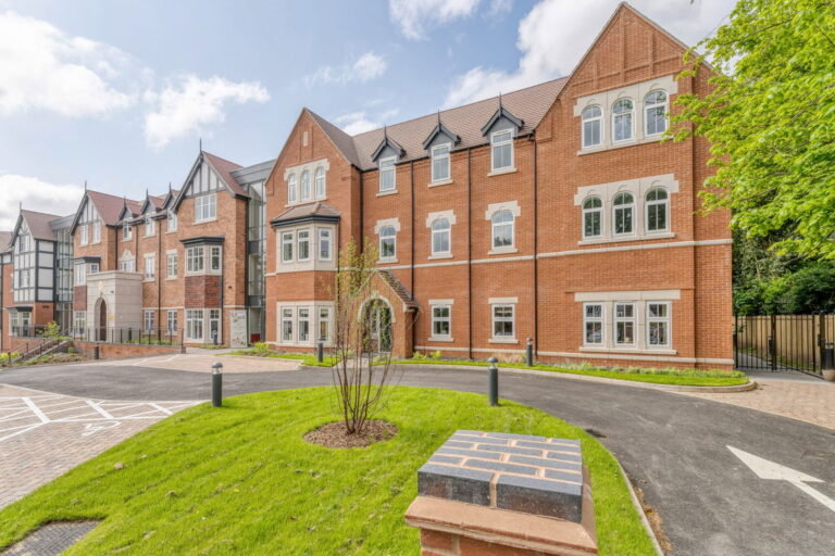 The Shires, Wake Green Rd, Moseley, Birmingham, B13 9PQ